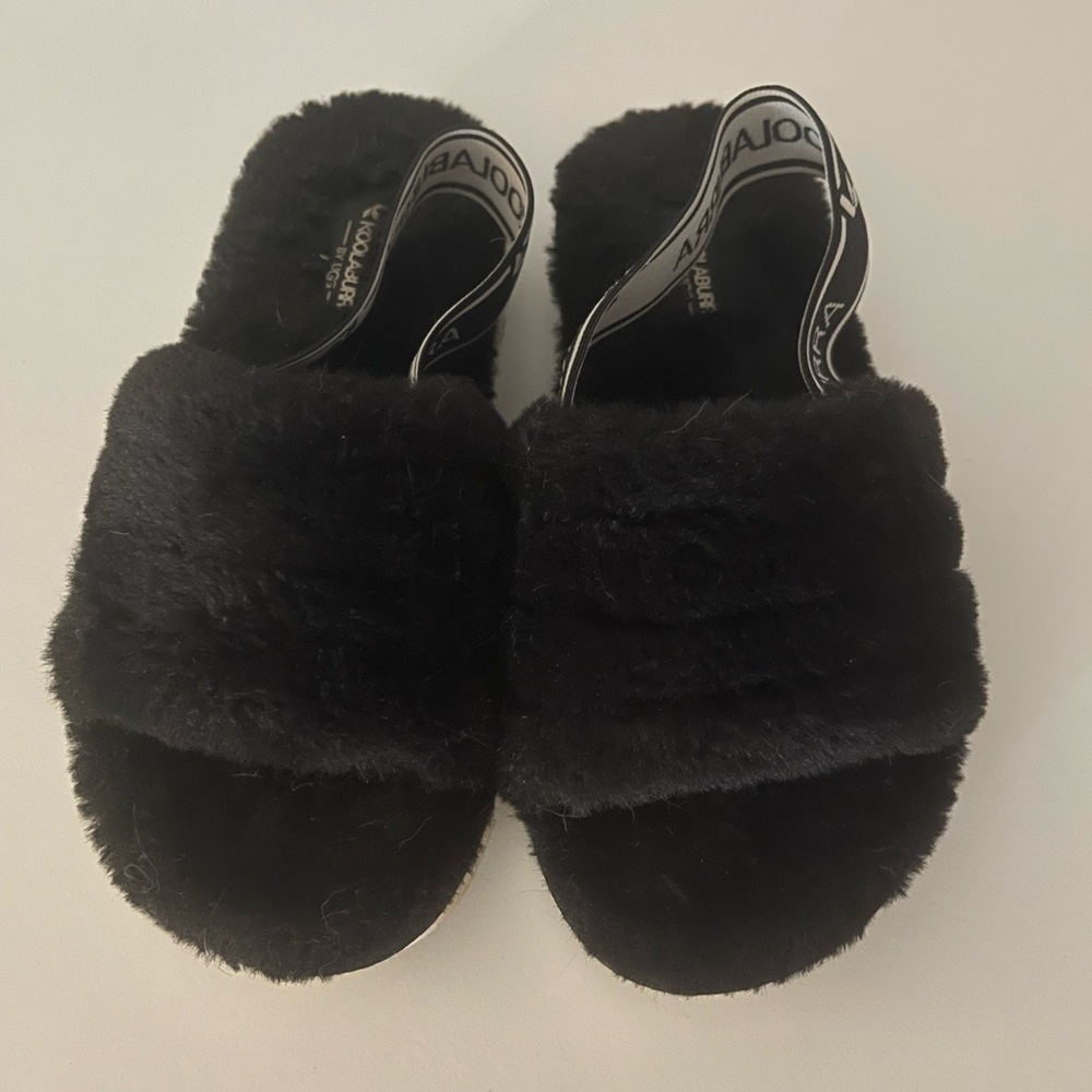 Koolaburra by Ugg Fuzz'n Slingback Slipper Sandals
Black Girls Size 12 - Picture 2 of 4